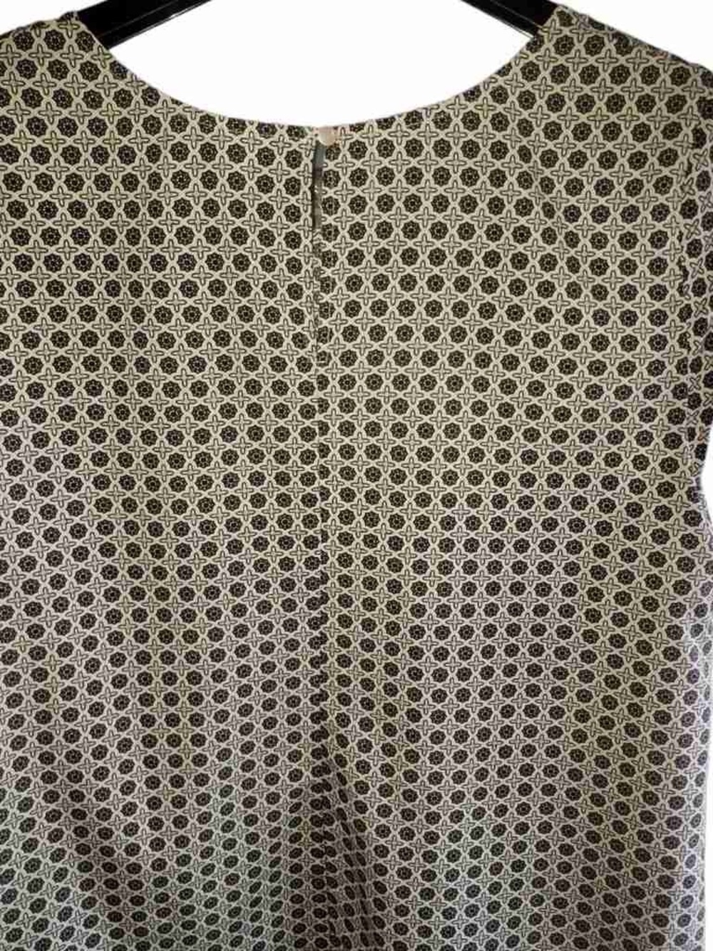 Geometric Pattern Glass Art Panel in Cream and Black
